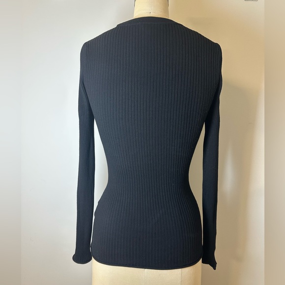 Louis Vuitton Rib-Knit Sweater | Uniforms - Picture 2 of 5